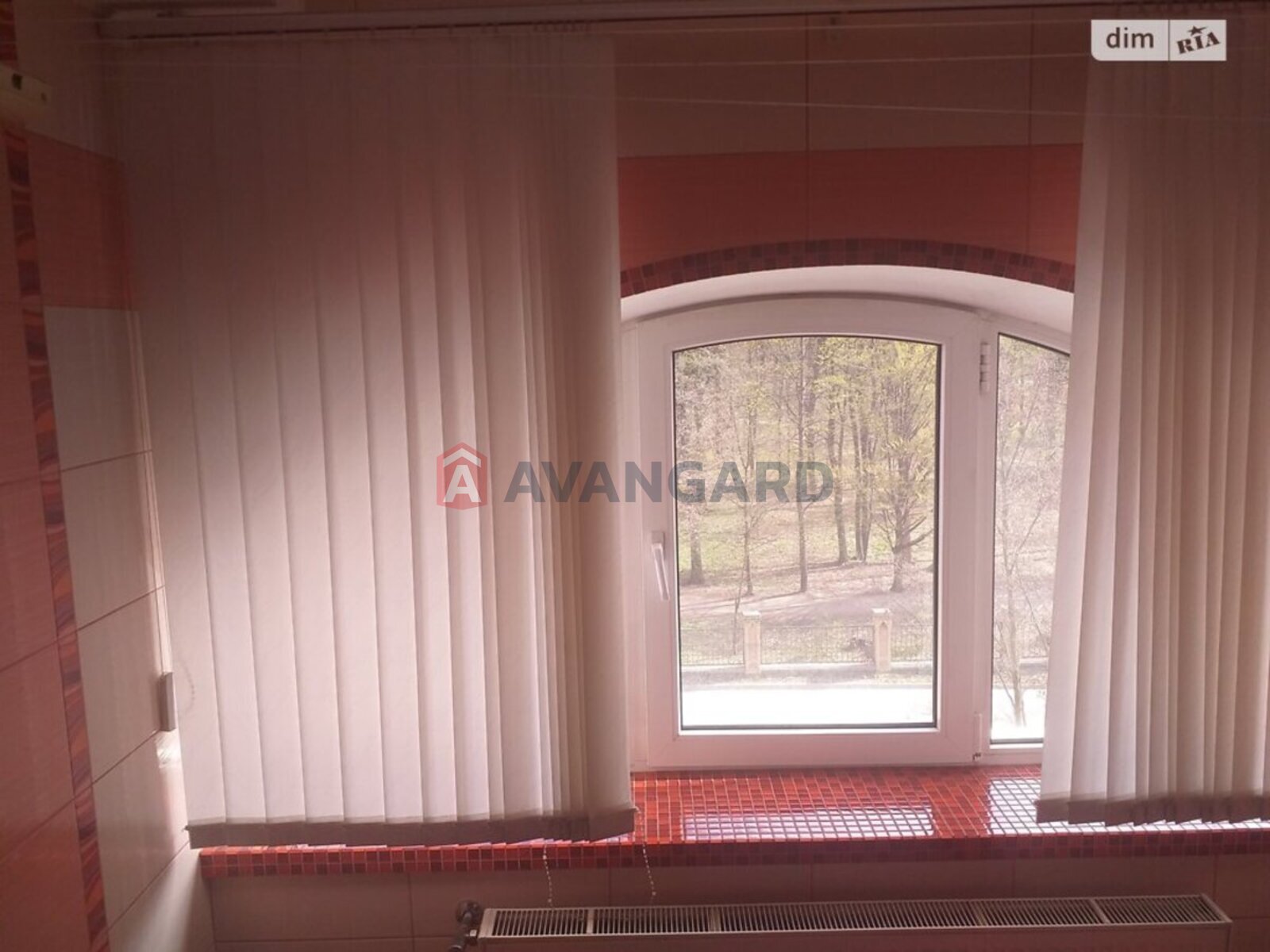 4 ����. ��������, 156/107/15 ��. �., 3/4 ���� ���� 18