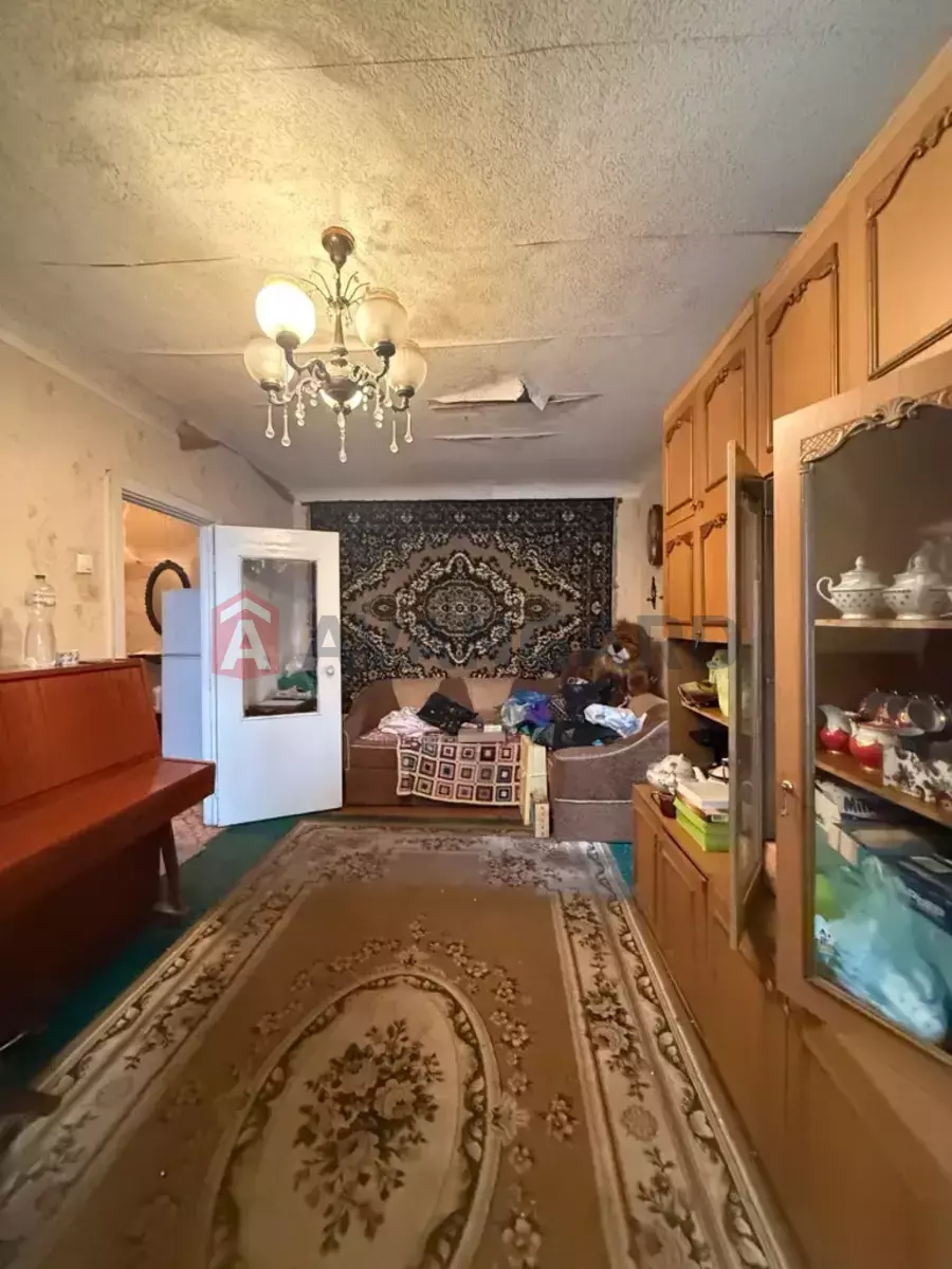 2 ��. ��������, 44/27/6 ��. �., 5/5 ������ ���� 9