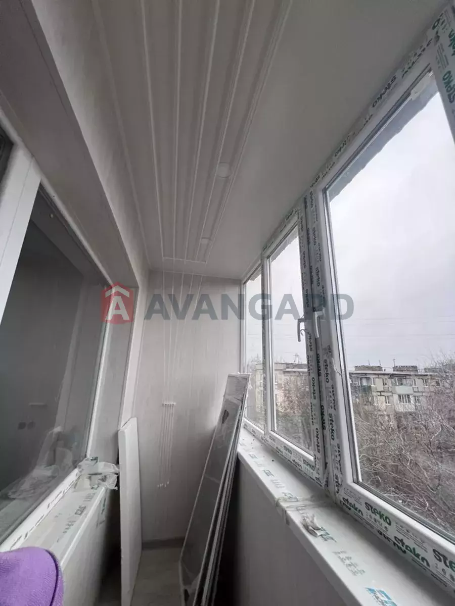 2 ��. ��������, 49/-/5 ��. �., 5/5 ������ ���� 8