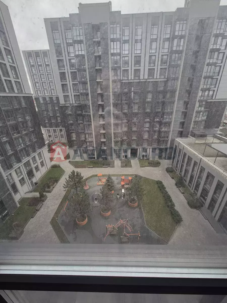 3 ��. ��������, 100/42/25 ��. �., 7/10 ������ ���� 8