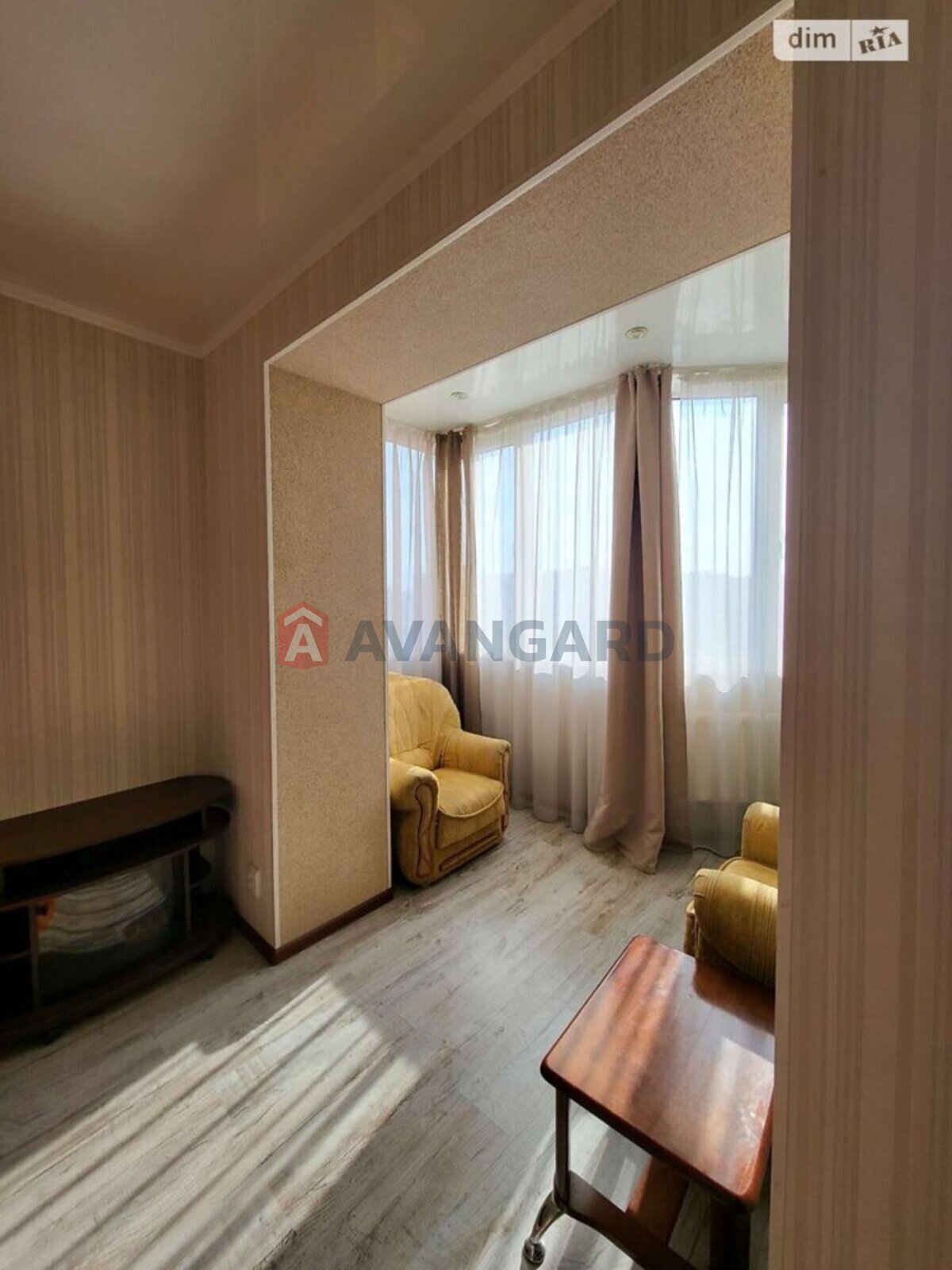 1 ��. ��������, 49/-/16 ��. �., 11/13 ������ ���� 7