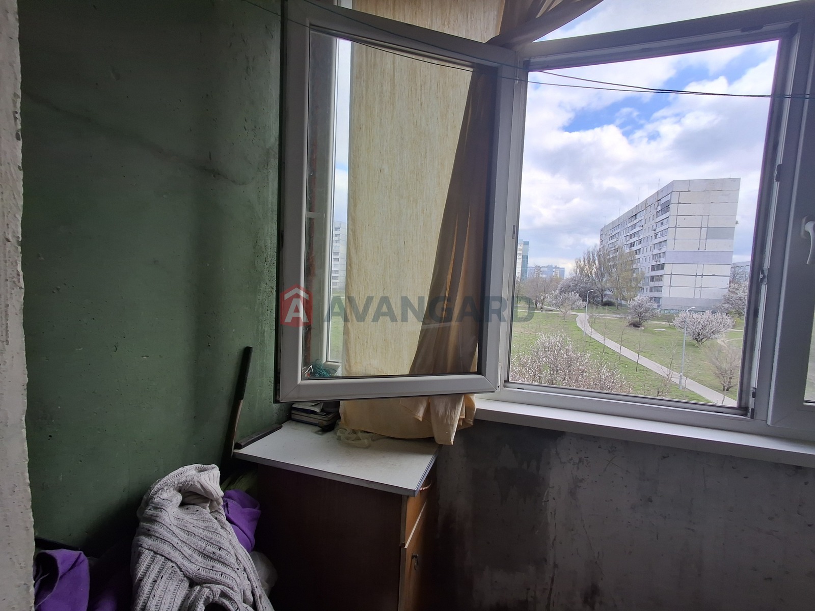 2 ��. ��������, 52,5/30.3/9.7 ��. �., 4/10 ������ ���� 2