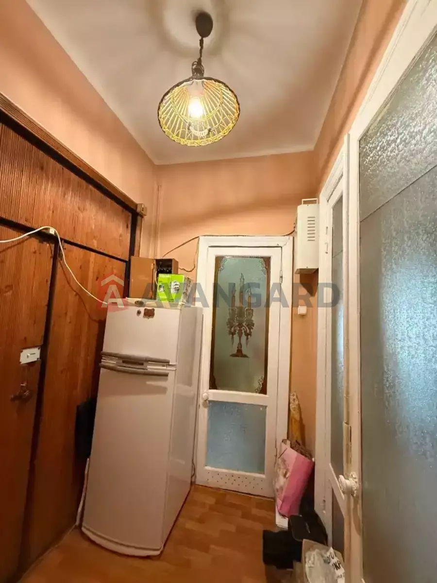 3 ��. ��������, 78/-/10 ��. �., 4/4 ������ ���� 9