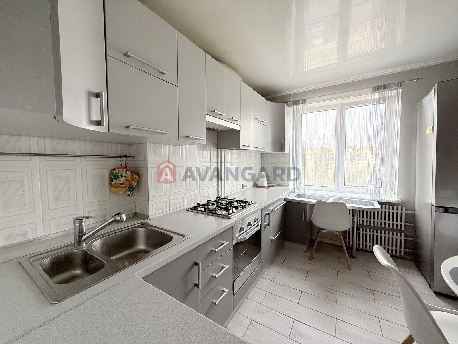 3 ����. ��������, 69,8/-/9,5 ��. �., 6/9 ���� ���� 3