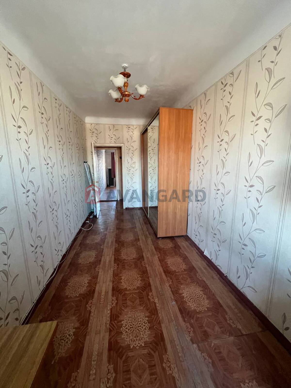 3 ��. ��������, 57/40/5 ��. �., 5/5 ������ ���� 11