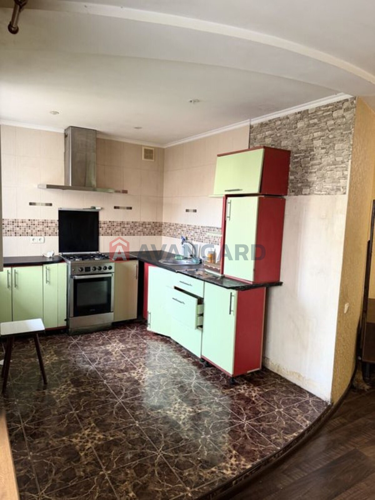 2 ��. ��������, 58/-/6 ��. �., 5/5 ������ ���� 9