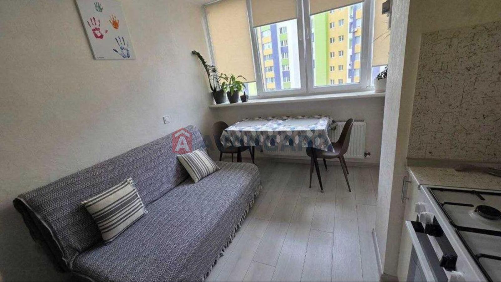 1 ����. ��������, 40/-/10 ��. �., 7/10 ���� ���� 18