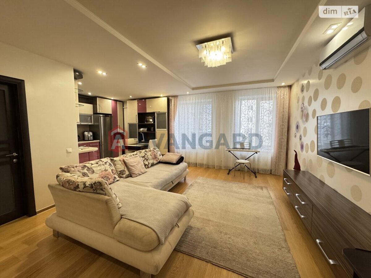 3 ��. ��������, 83/46/16 ��. �., 3/9 ������ ���� 11