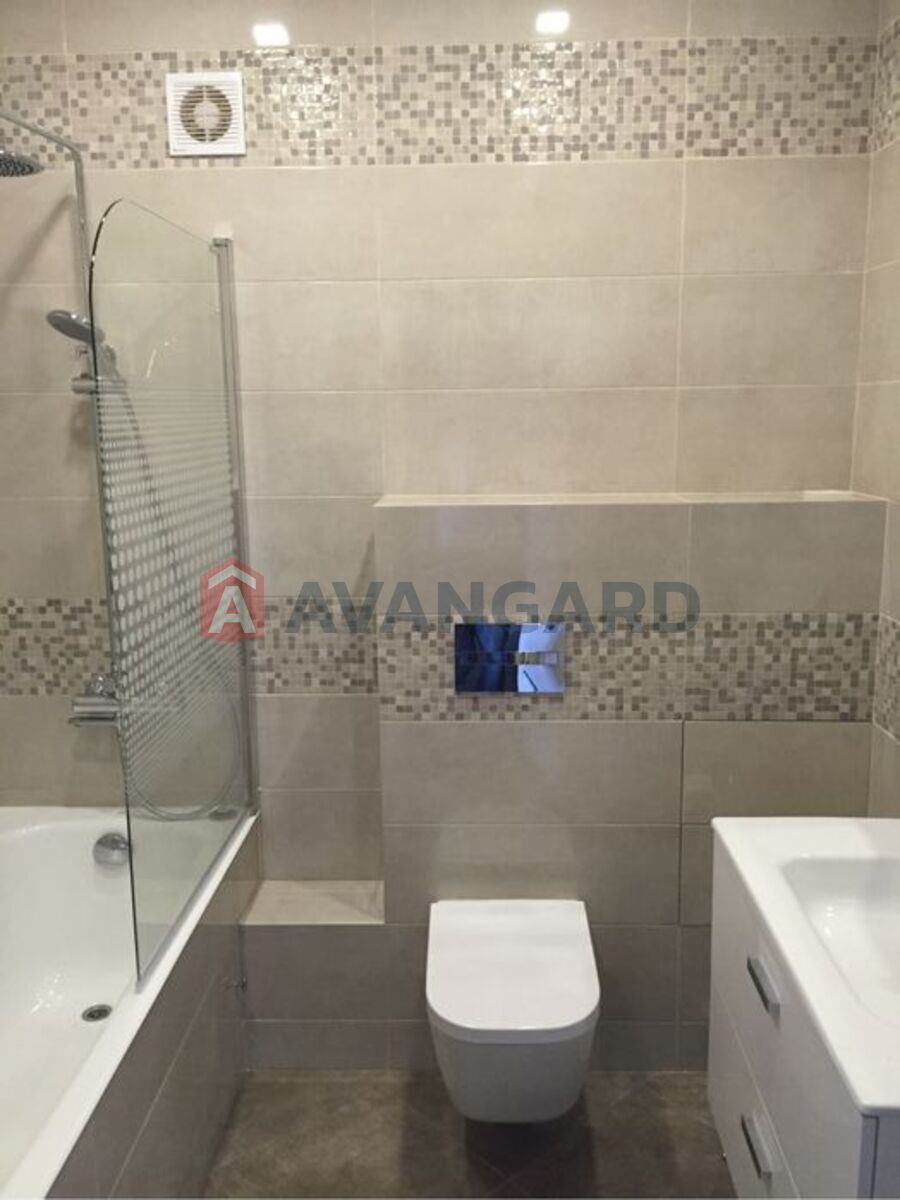 2 ��. ��������, 61/-/15 ��. �., 9/10 ������ ���� 3