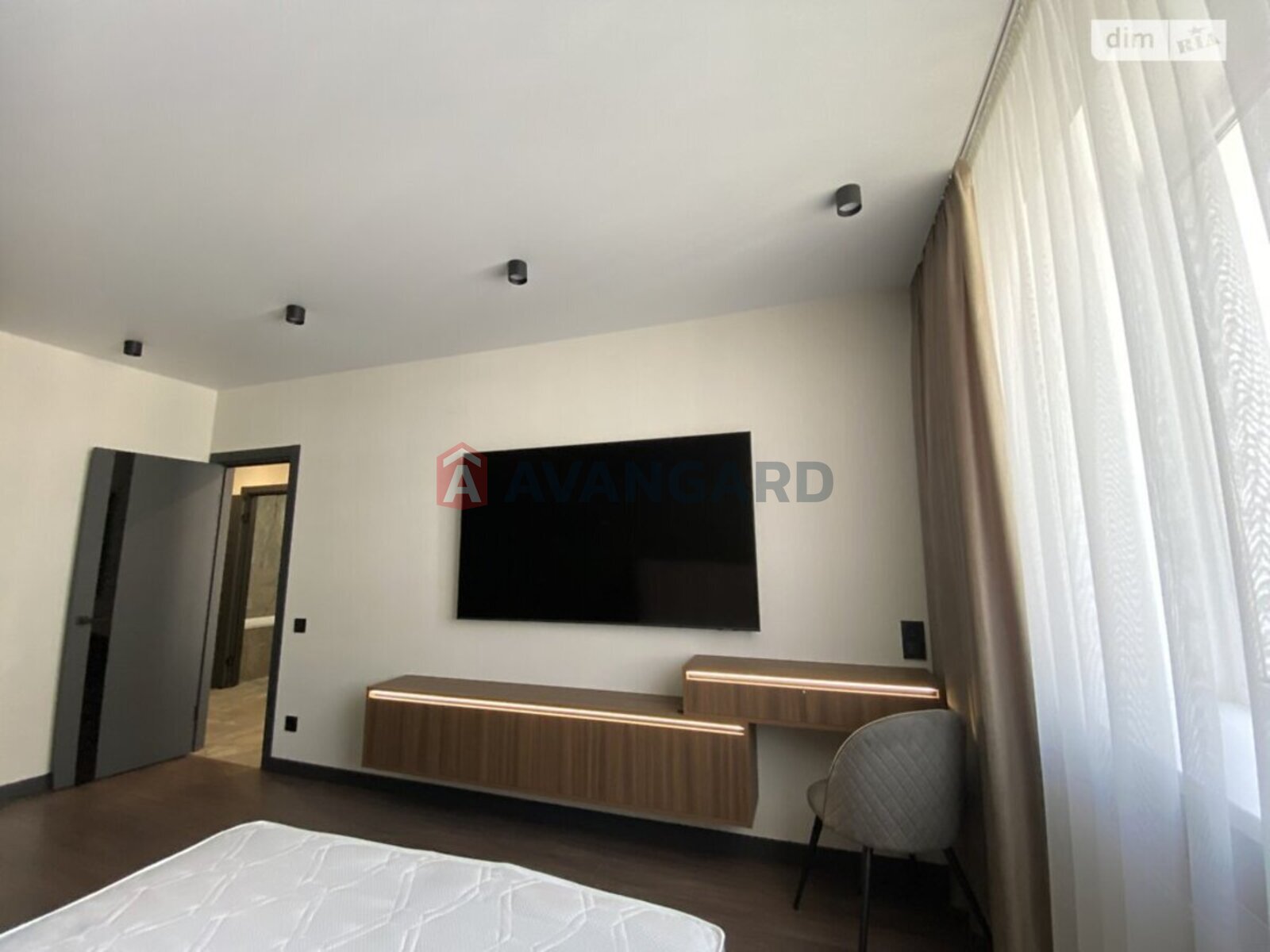 1 ��. ��������, 45/-/16 ��. �., 9/10 ������ ���� 3