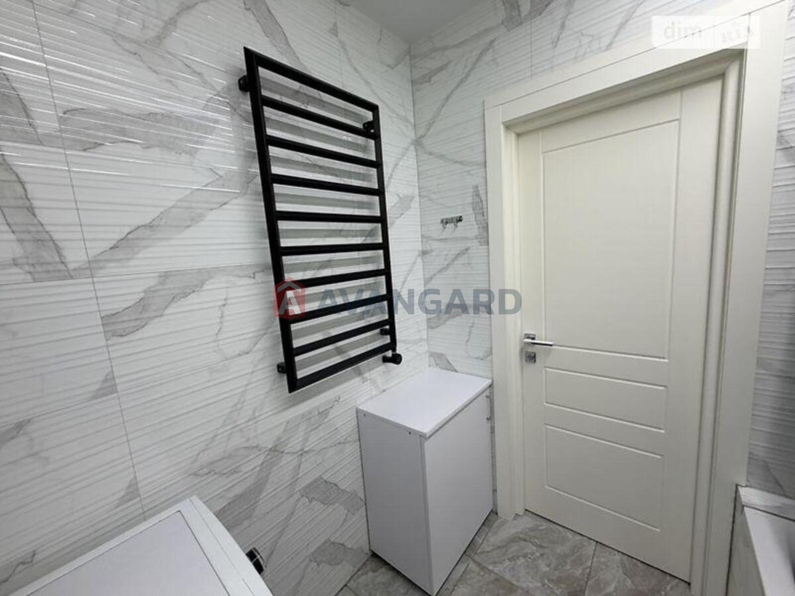 2 ��. ��������, 62/44/15 ��. �., 5/14 ������ ���� 21