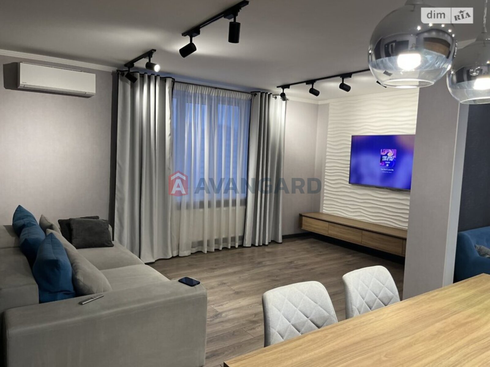 3 ��. ��������, 97/-/- ��. �., 8/10 ������ ���� 2