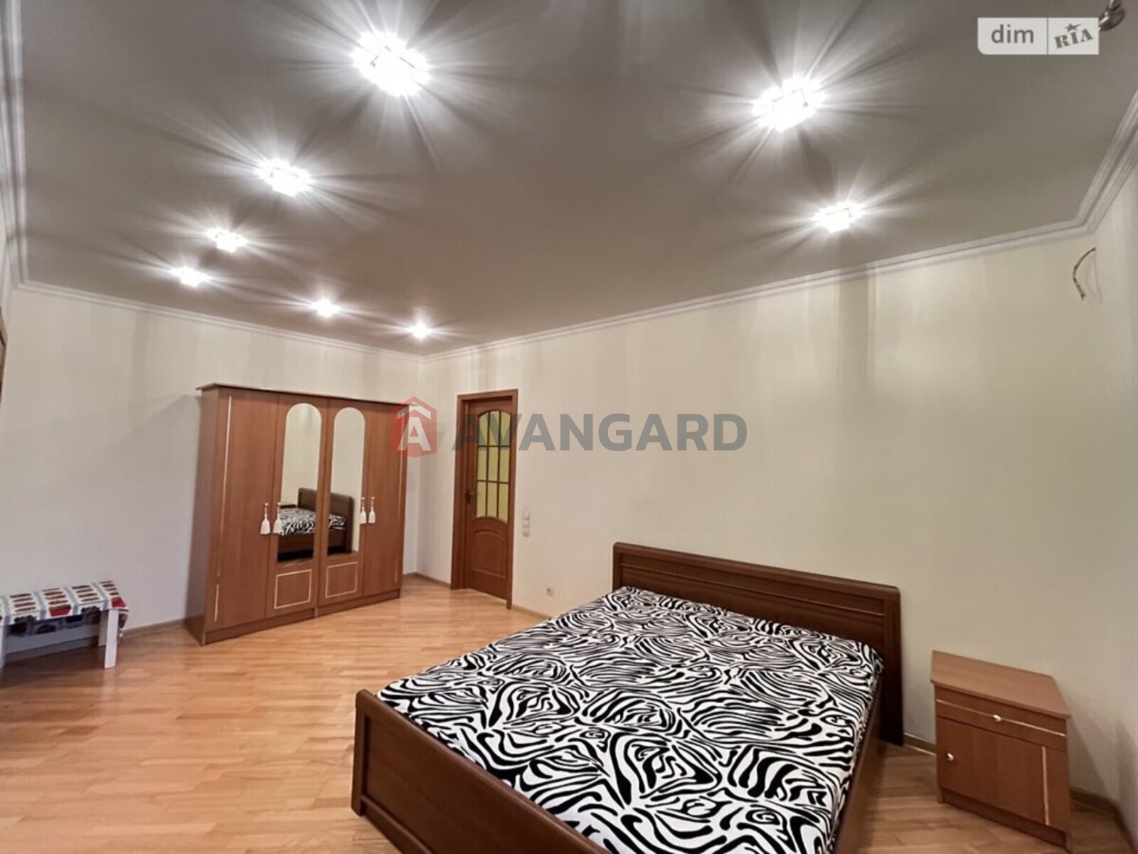 1 ��. ��������, 178/55/10 ��. �., 9/10 ������ ���� 9