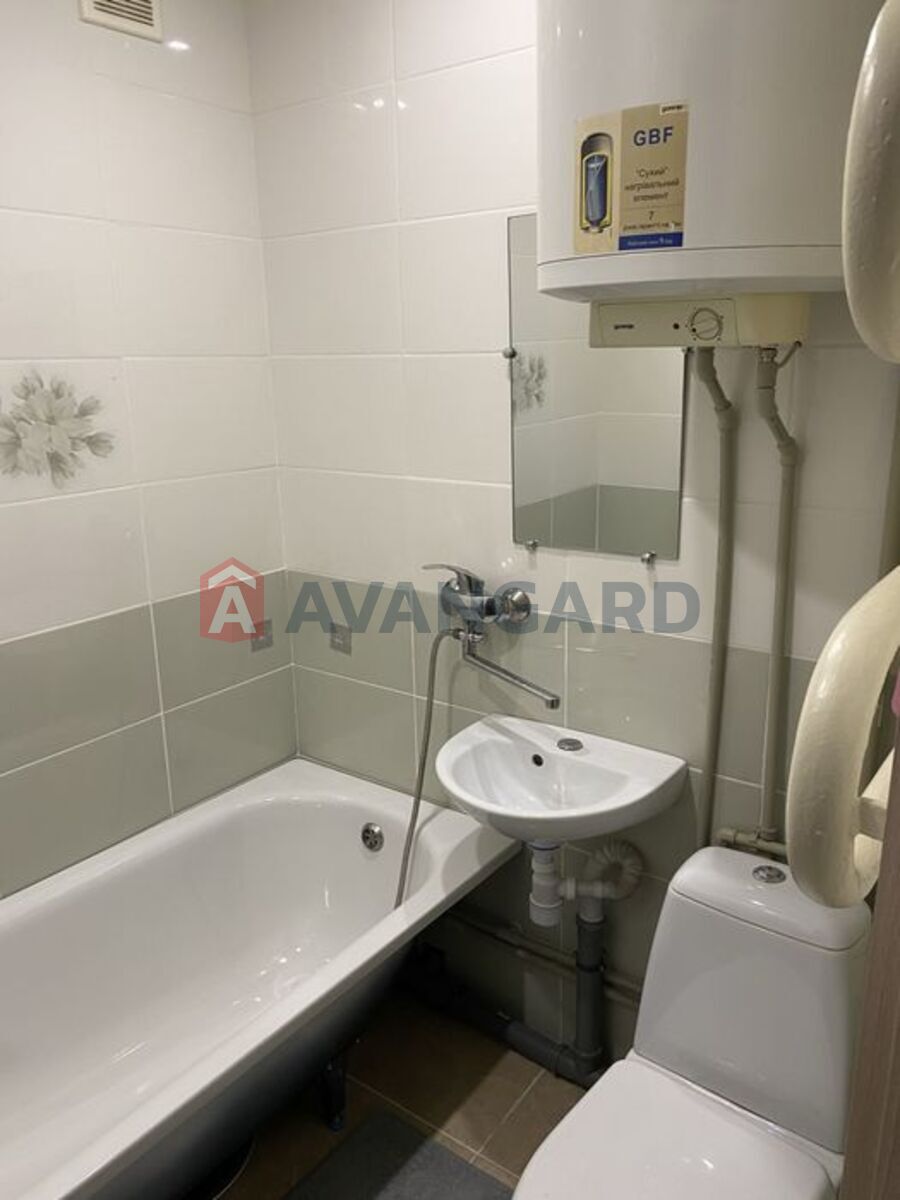 1 ��. ��������, 30/-/7 ��. �., 2/5 ������ ���� 6