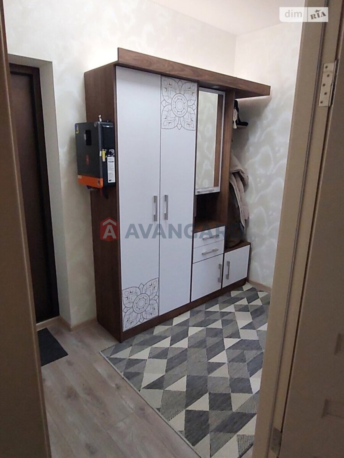 1 ��. ��������, 57/20/23 ��. �., 6/8 ������ ���� 26