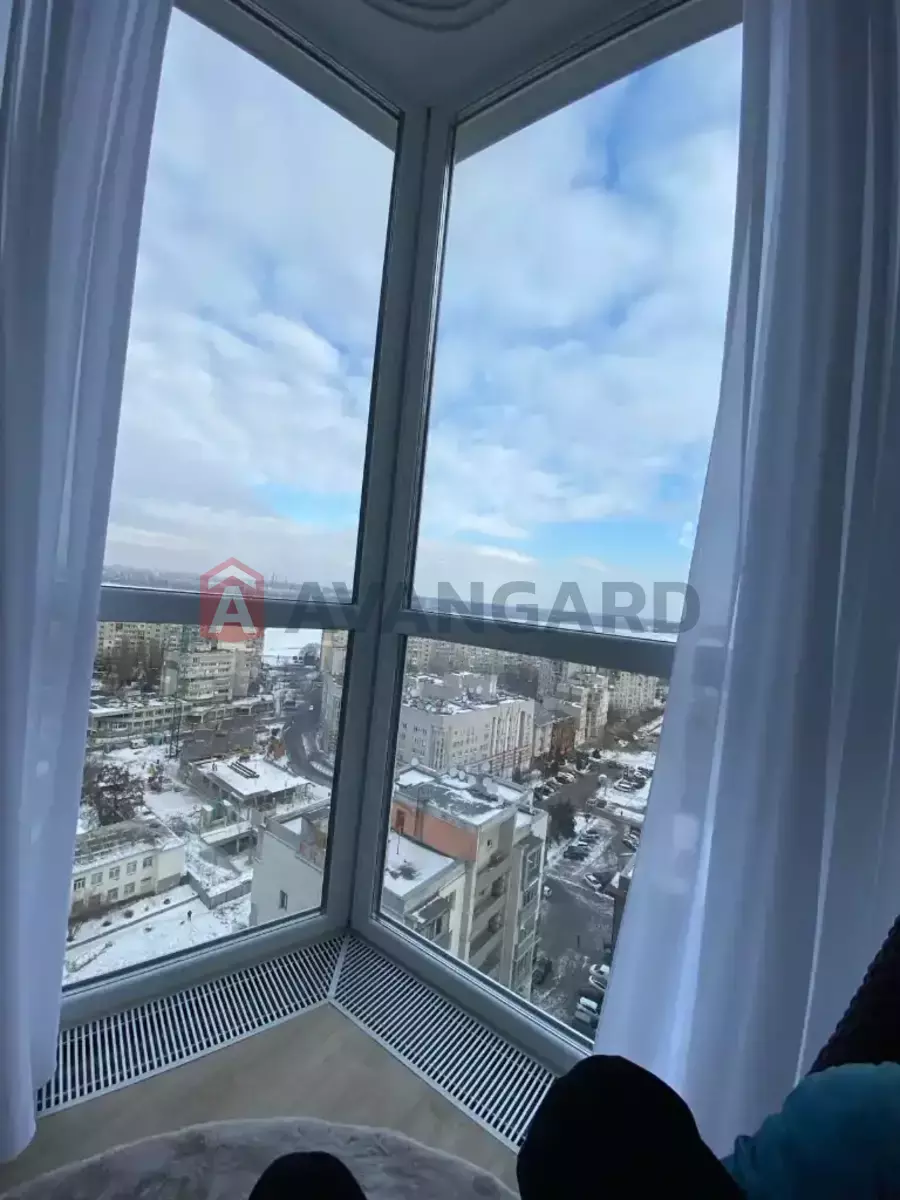5 ��. ��������, 180/-/- ��. �., 17/17 ������ ���� 11