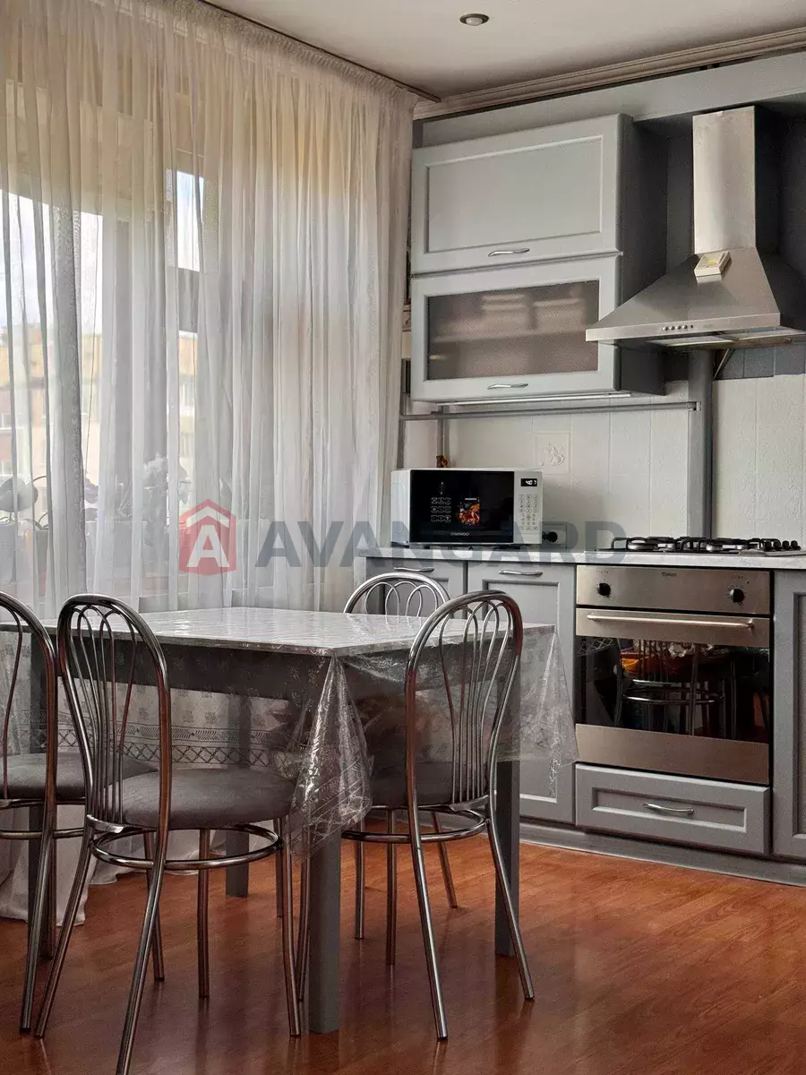 3 ����. ��������, 64/-/11 ��. �., 7/9 ���� ���� 2