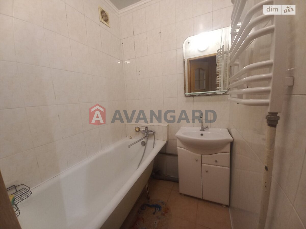 4 ��. ��������, 60/43/5 ��. �., 2/5 ������ ���� 20