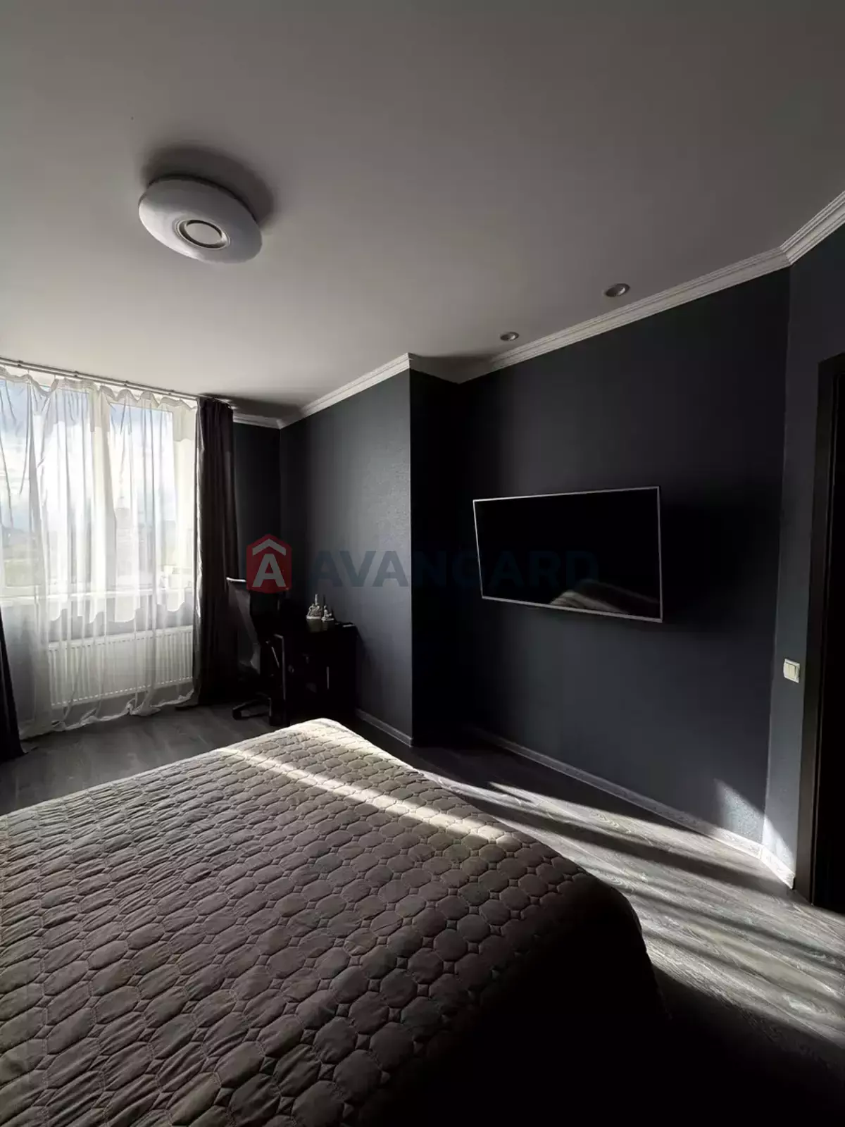 1 ��. ��������, 38.6/15.4/14.7 ��. �., 5/10 ������ ���� 6