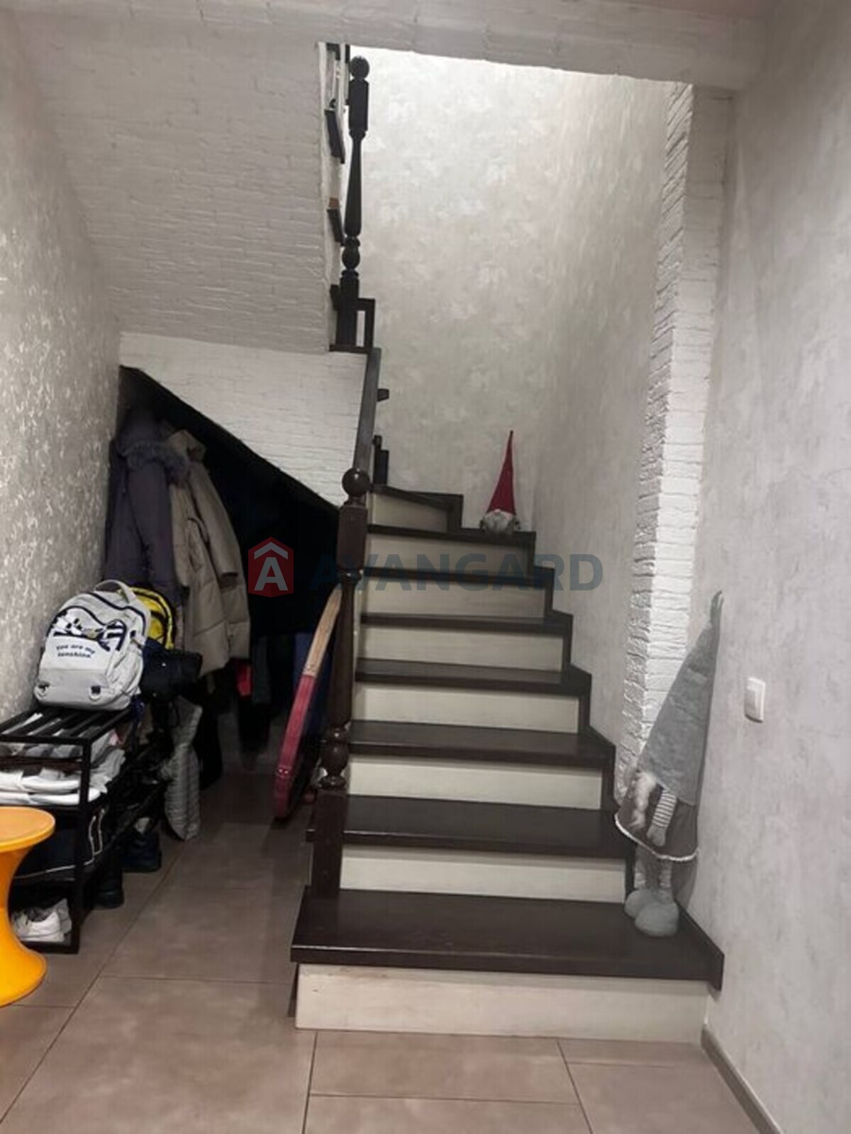 4 ��. ��������, 157/-/37 ��. �., 10/10 ������ ���� 8