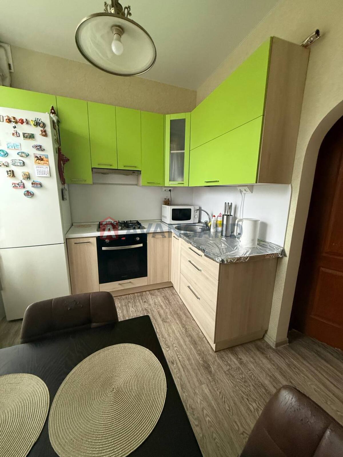 2 ��. ��������, 54/35/8 ��. �., 5/5 ������ ���� 9