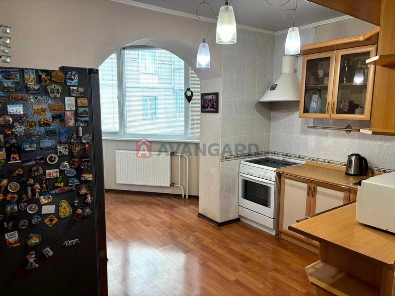 3 ��. ��������, 79/-/8 ��. �., 4/14 ������ ���� 1