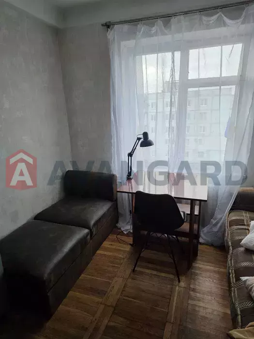 2 ����. ��������, 50/-/7 ��. �., 9/9 ���� ���� 8