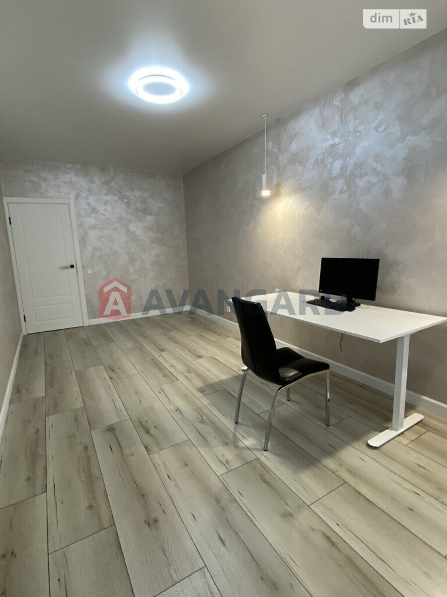 2 ��. ��������, 66/33/18 ��. �., 6/10 ������ ���� 14