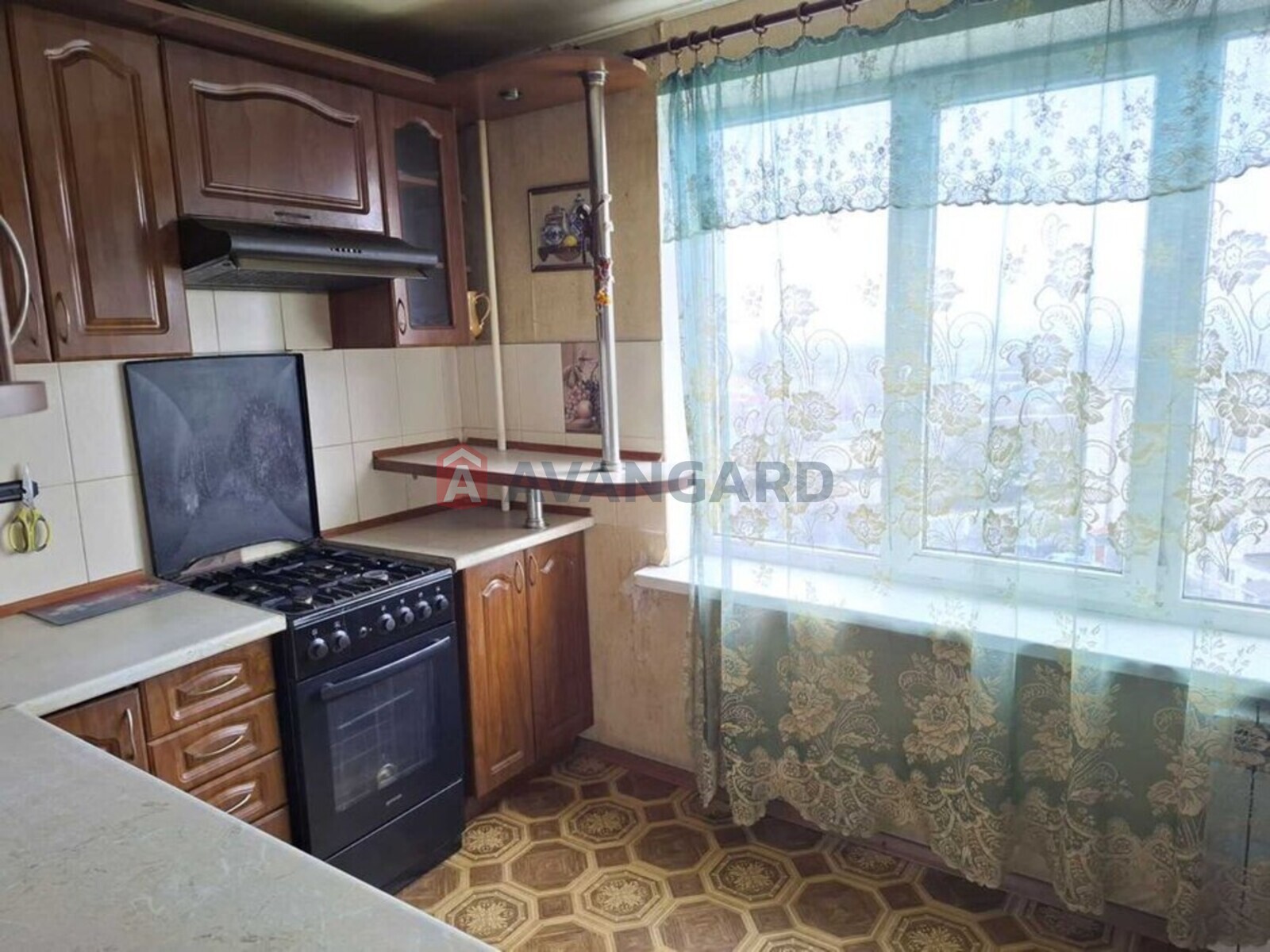 2 ��. ��������, 50/-/8 ��. �., 7/9 ������ ���� 4