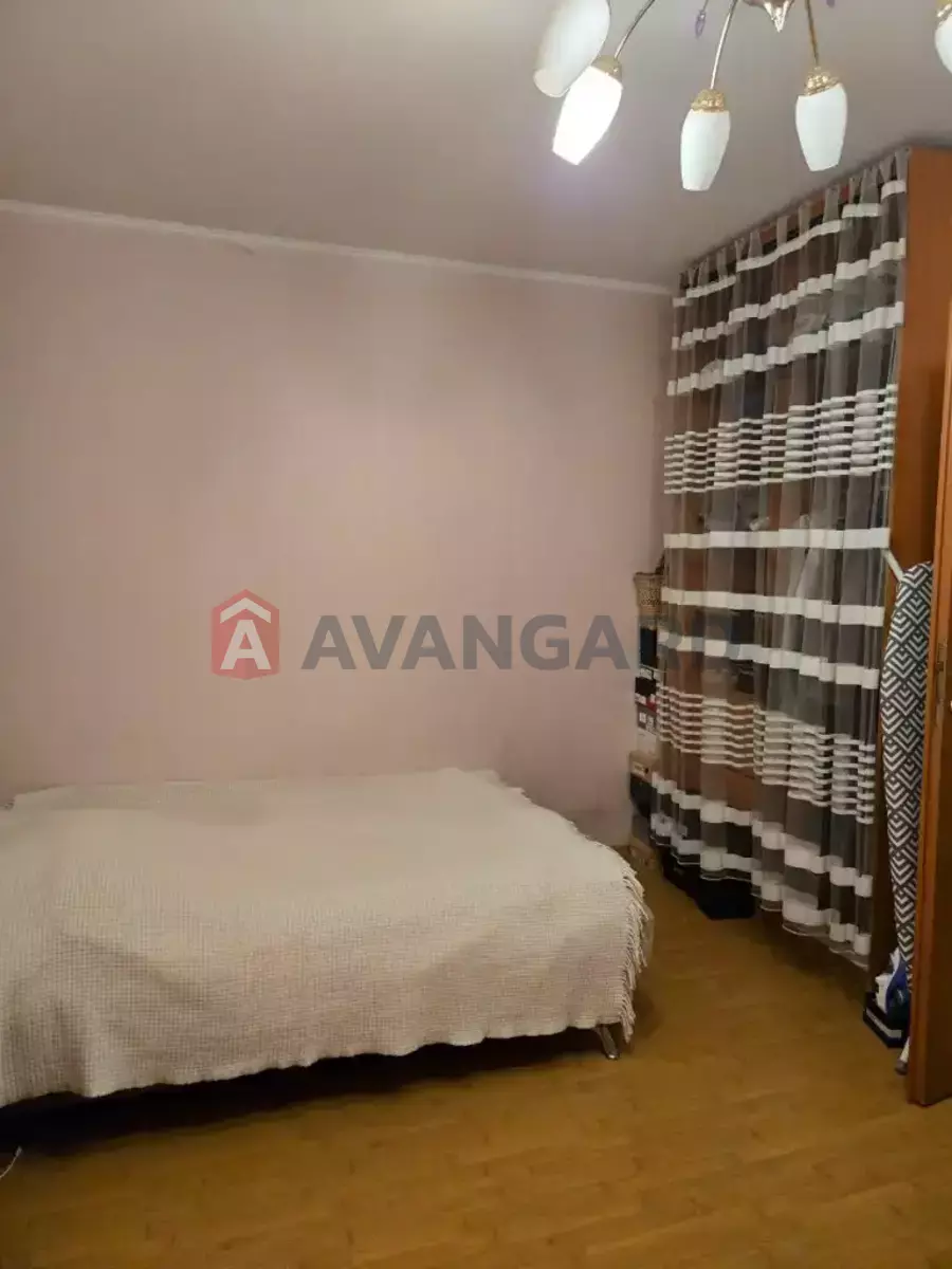 2 ��. ��������, 64/30/19 ��. �., 14/16 ������ ���� 8