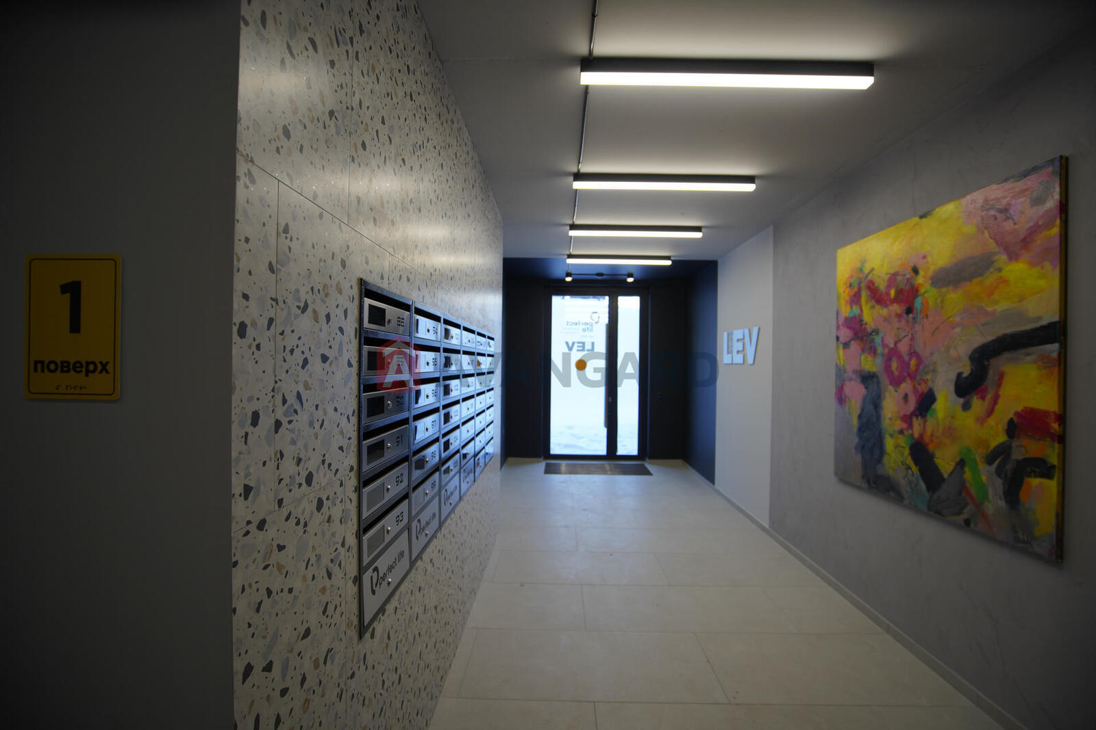 2 ��. ��������, 64.7/23.7/22.7 ��. �., 7/8 ������ ���� 7