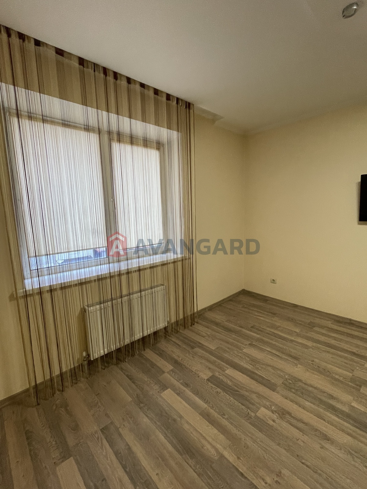 1 ��. ��������, 46/-/10 ��. �., 3/10 ������ ���� 4