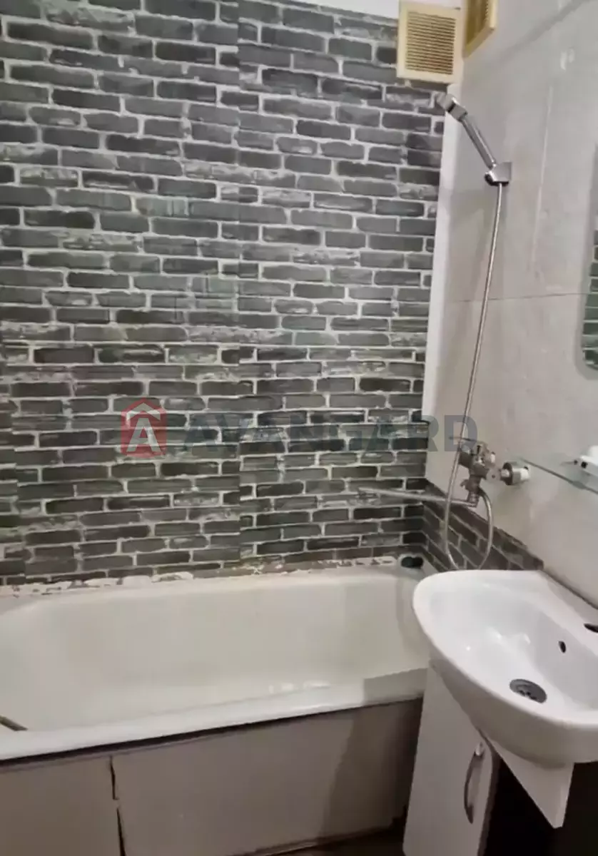 2 ��. ��������, 50/29/8 ��. �., 8/10 ������ ���� 17