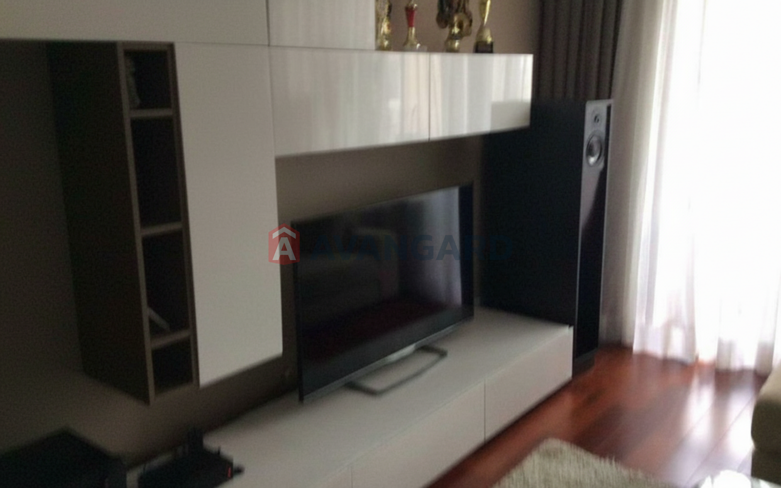 3 ����. ��������, 63/-/15 ��. �., 6/12 ���� ���� 4