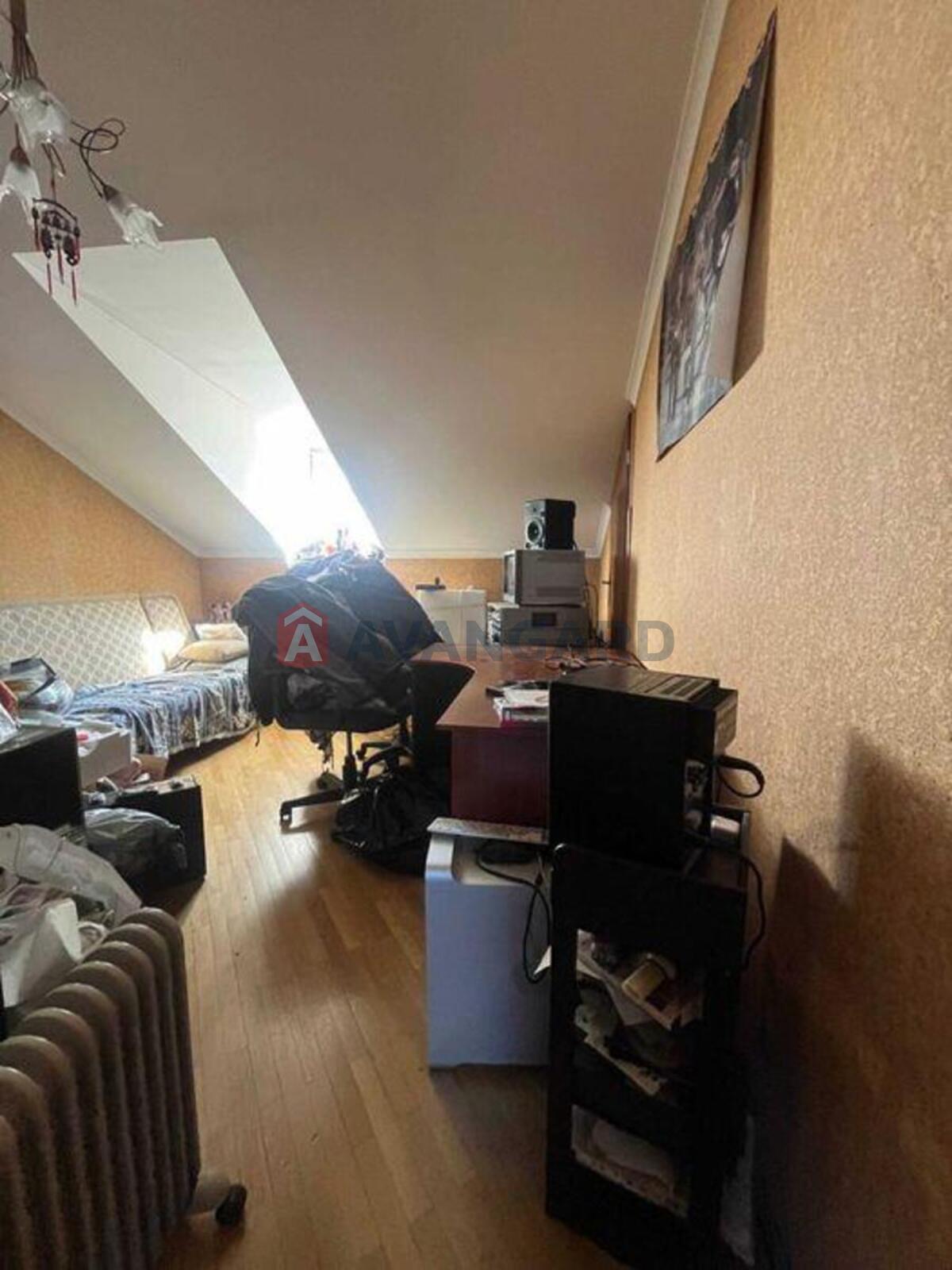 4 ��. ��������, 140/-/12 ��. �., 4/4 ������ ���� 13