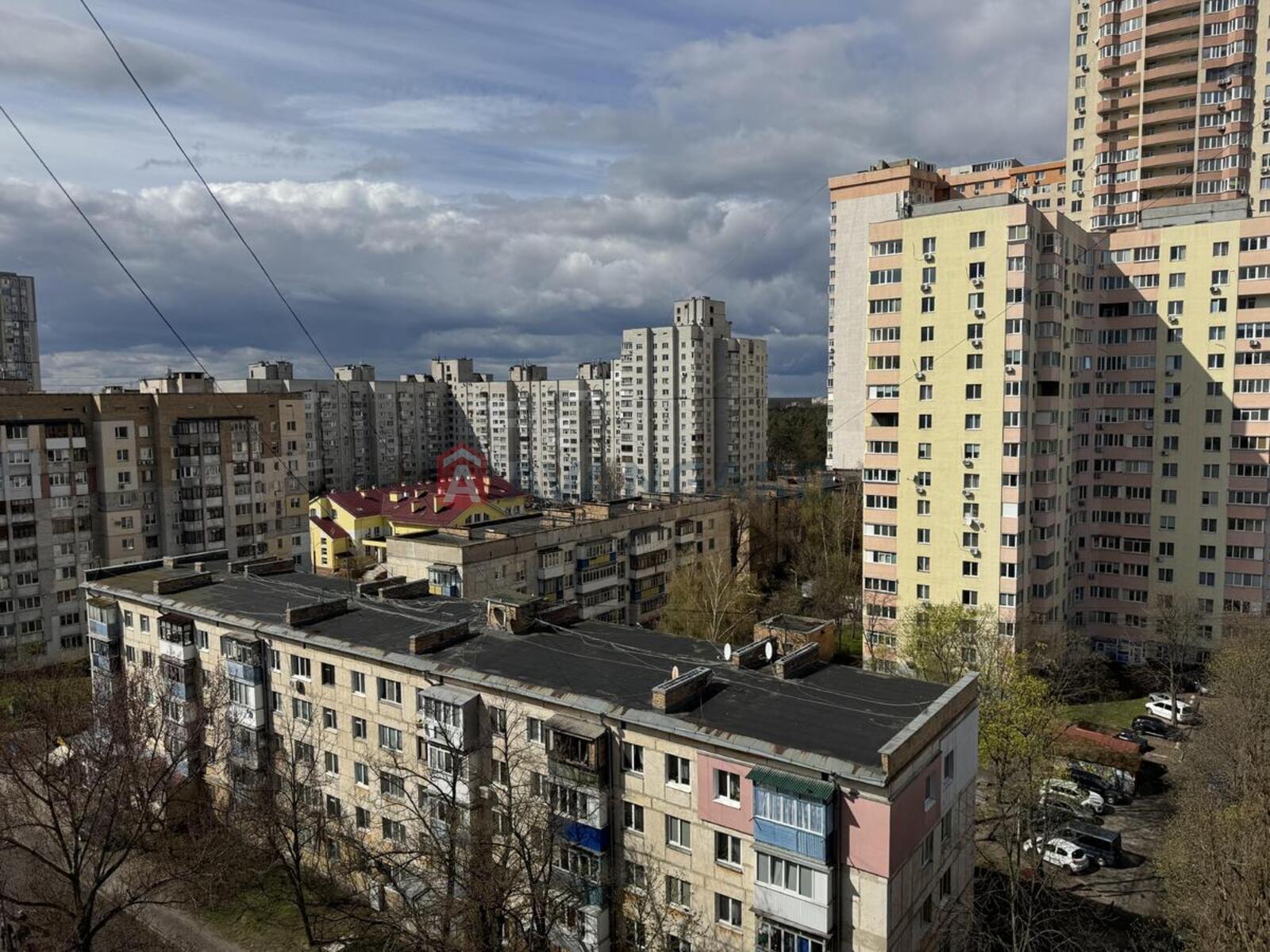 3 ����. ��������, 71/41/8 ��. �., 11/12 ���� ���� 16