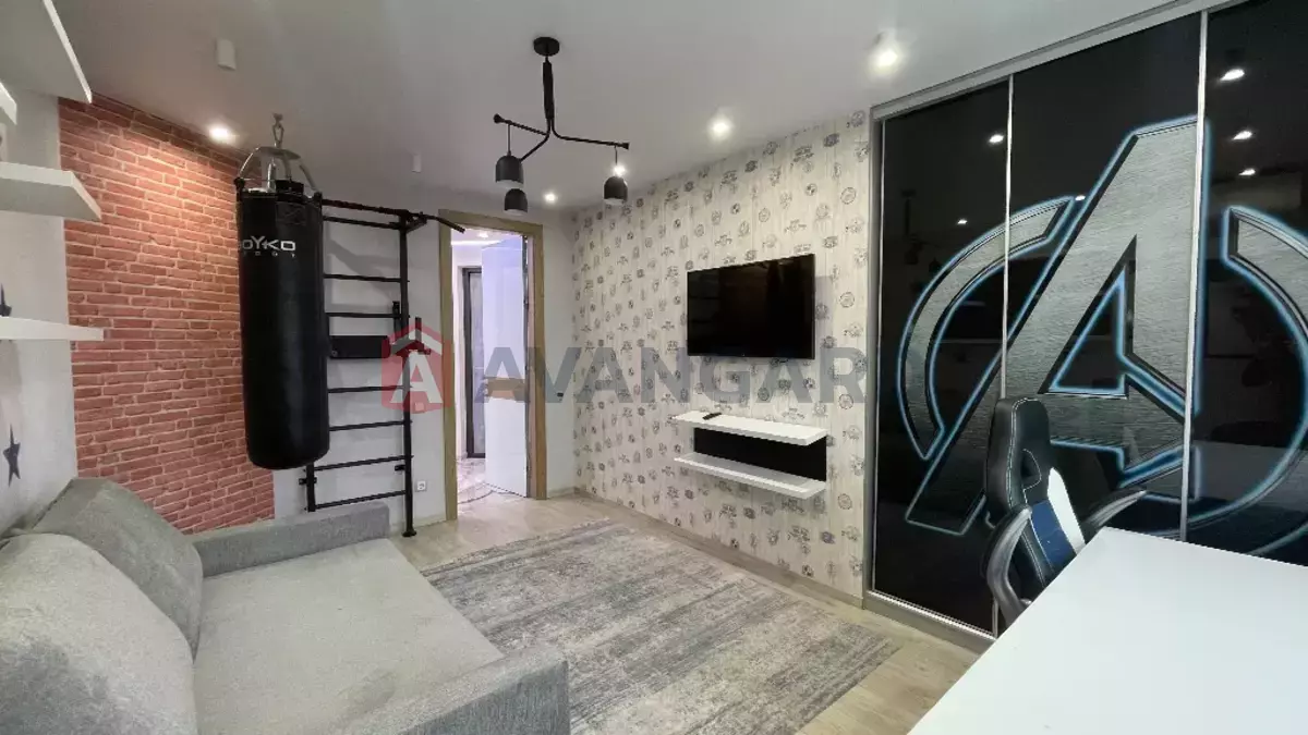 4 . , 100/-/- . ., 10/12   12