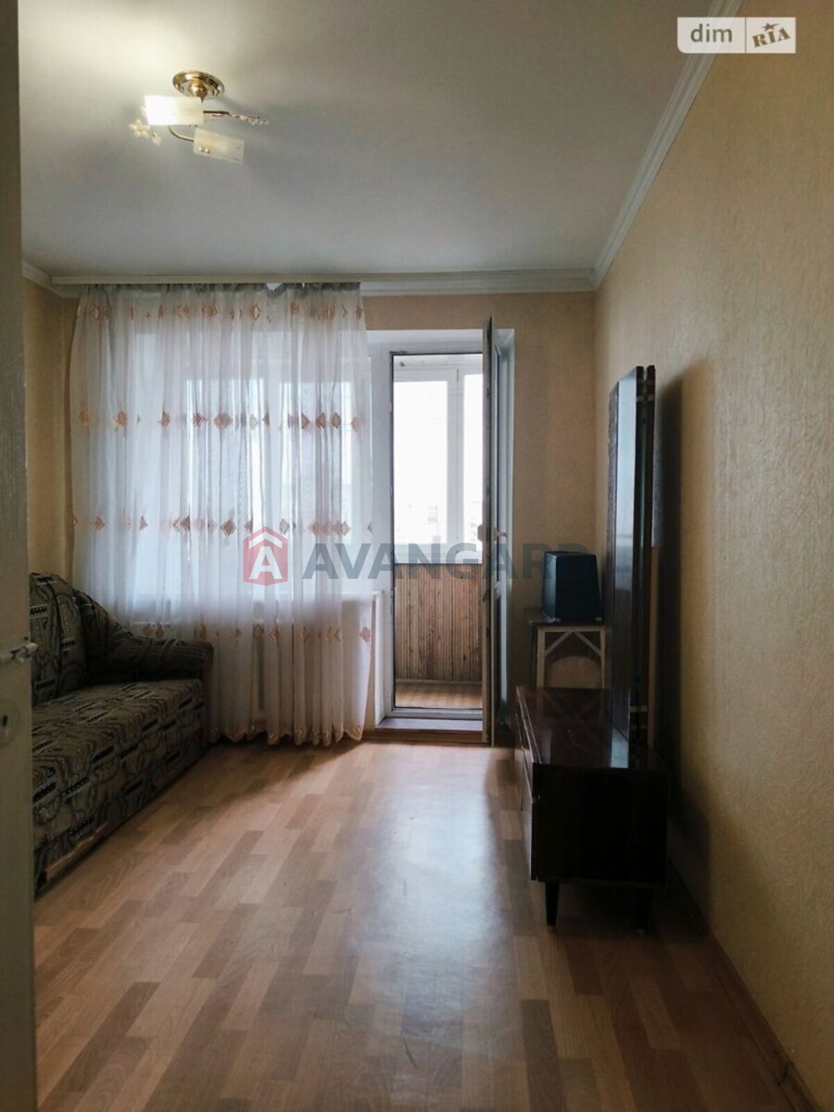 3 ��. ��������, 63/38/8 ��. �., 7/9 ������ ���� 25