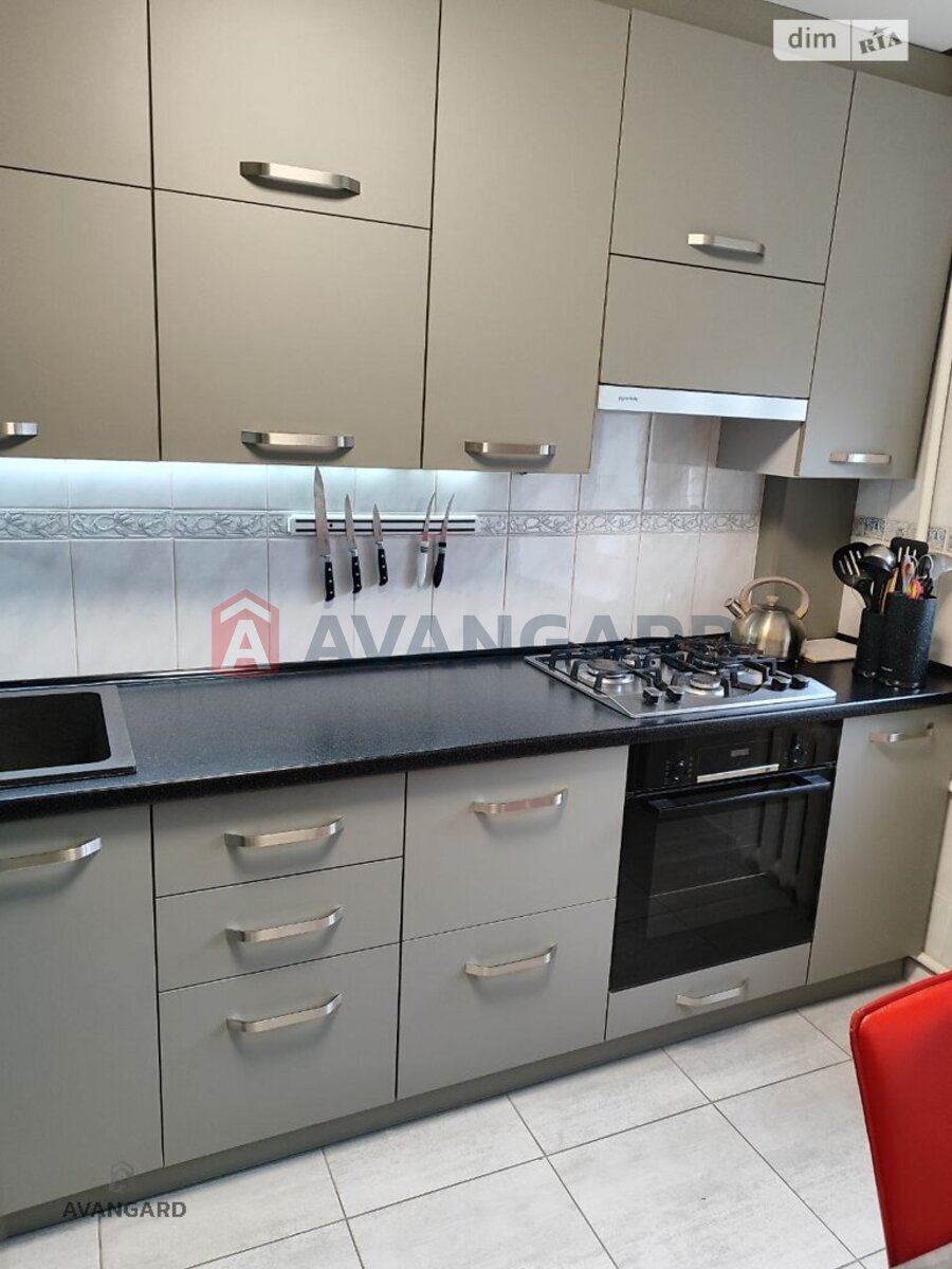 1 ��. ��������, 36/20/6 ��. �., 8/9 ������ ���� 5