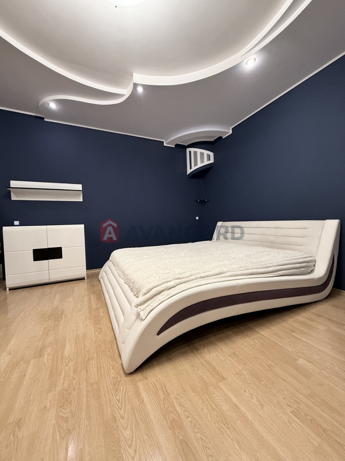 2 ��. ��������, 72/40/12 ��. �., 2/19 ������ ���� 1