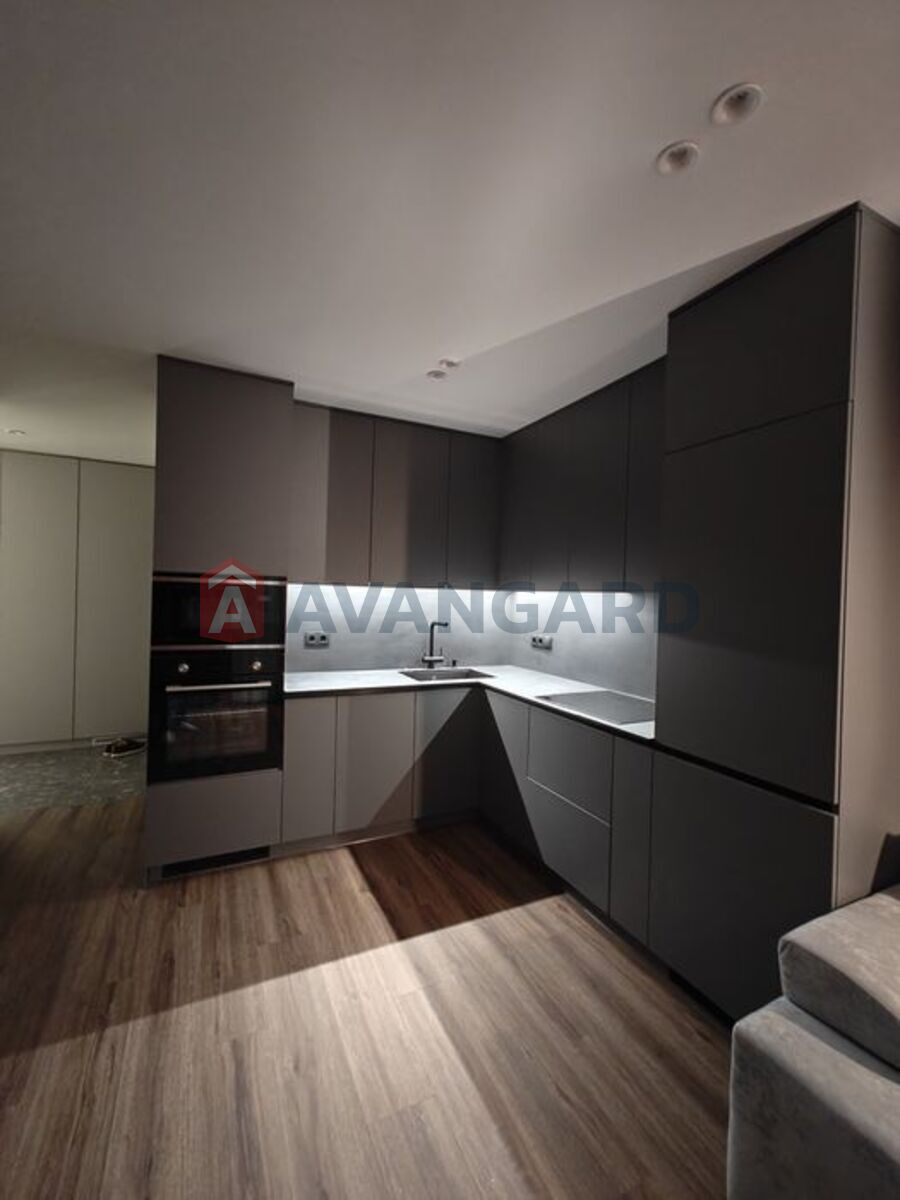 1 ��. ��������, 49/-/18 ��. �., 12/23 ������ ���� 18