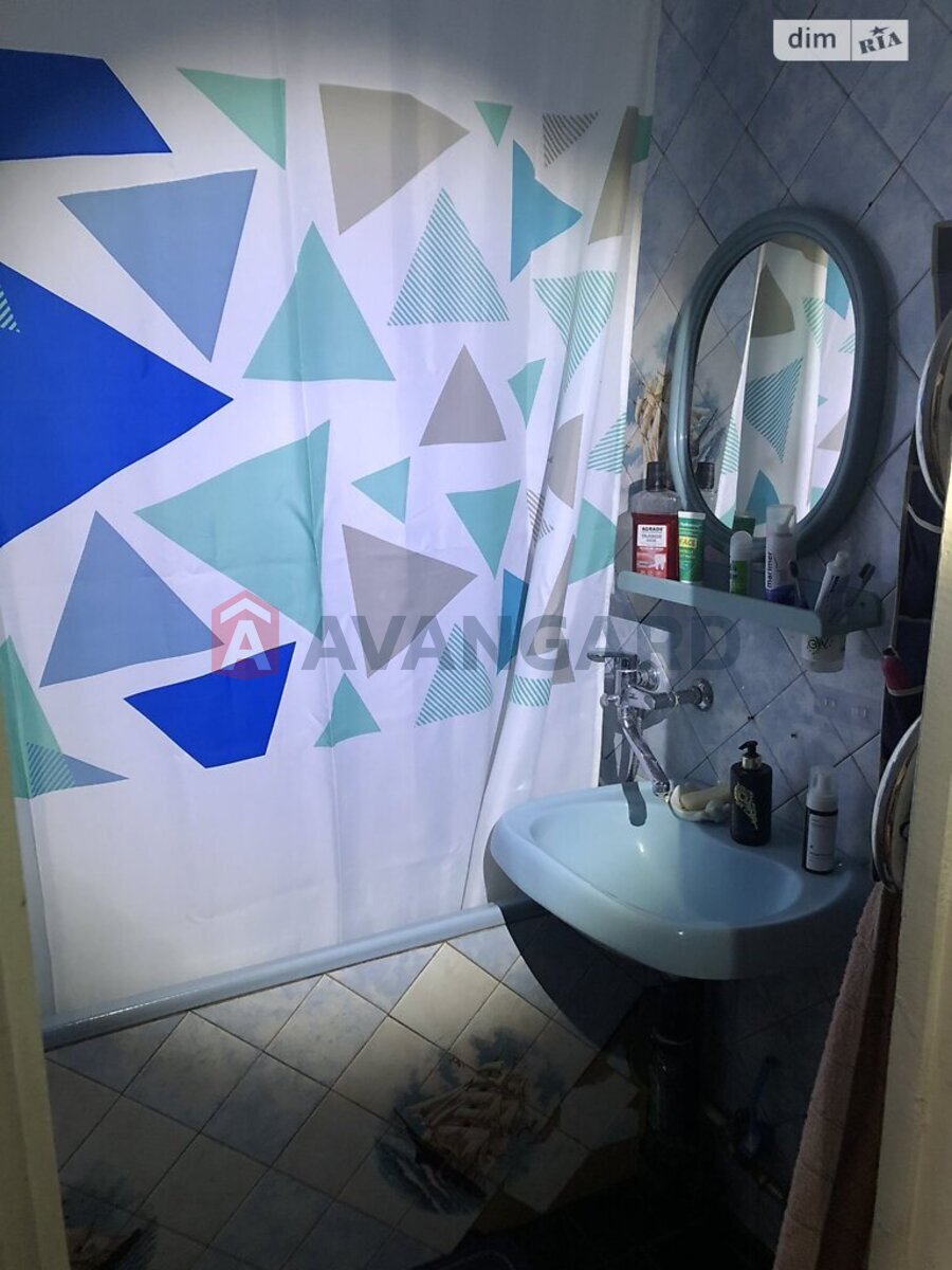 3 ��. ��������, 64/39/10 ��. �., 7/9 ������ ���� 9