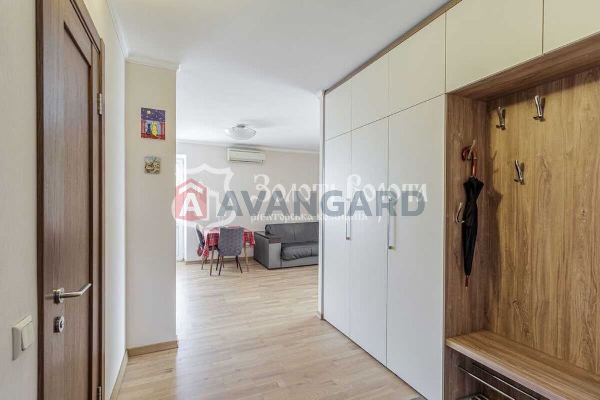 3 ��. ��������, 61/-/19 ��. �., 4/10 ������ ���� 17