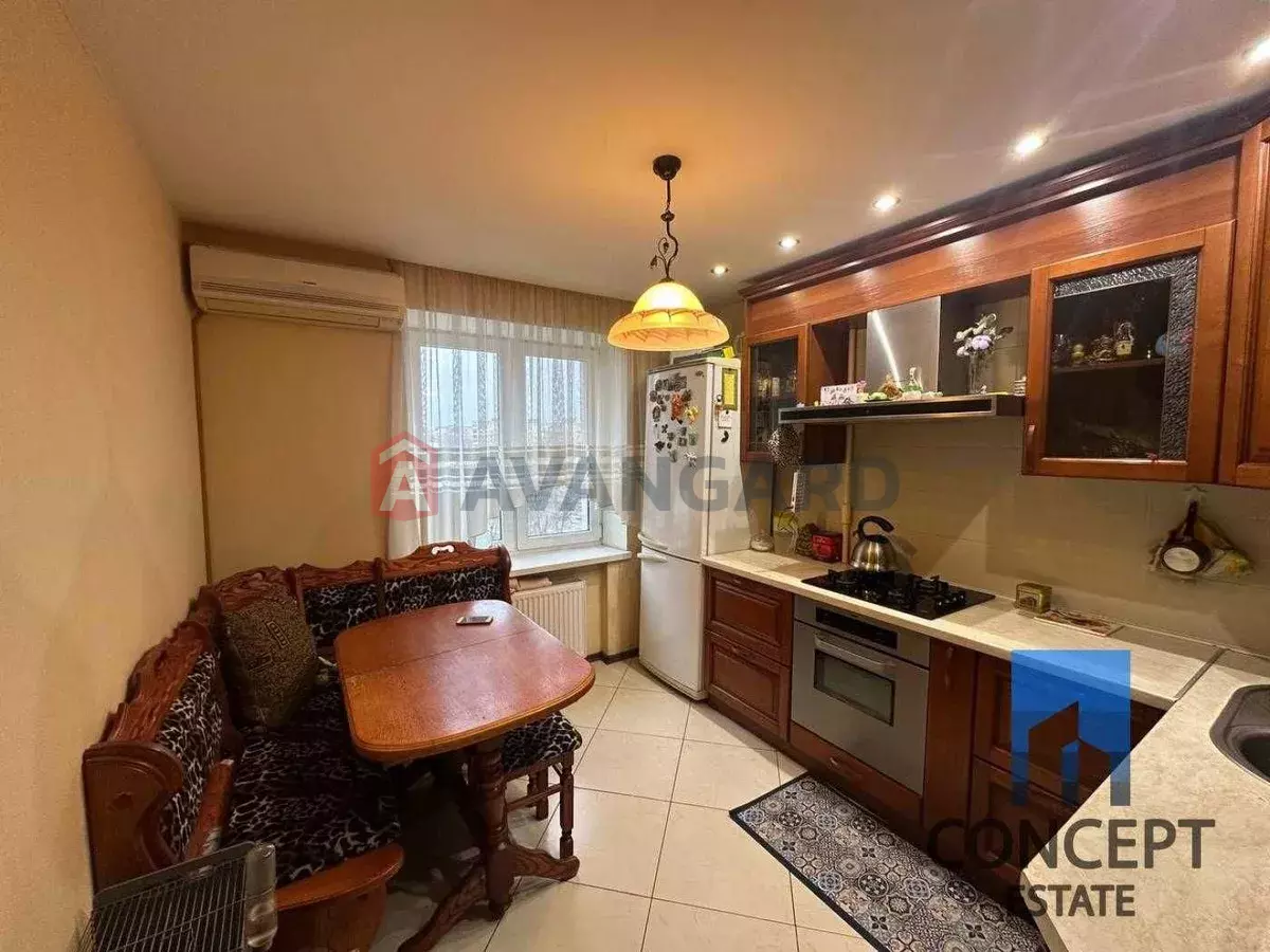 3 ����. ��������, 58/-/10 ��. �., 7/9 ���� ���� 1