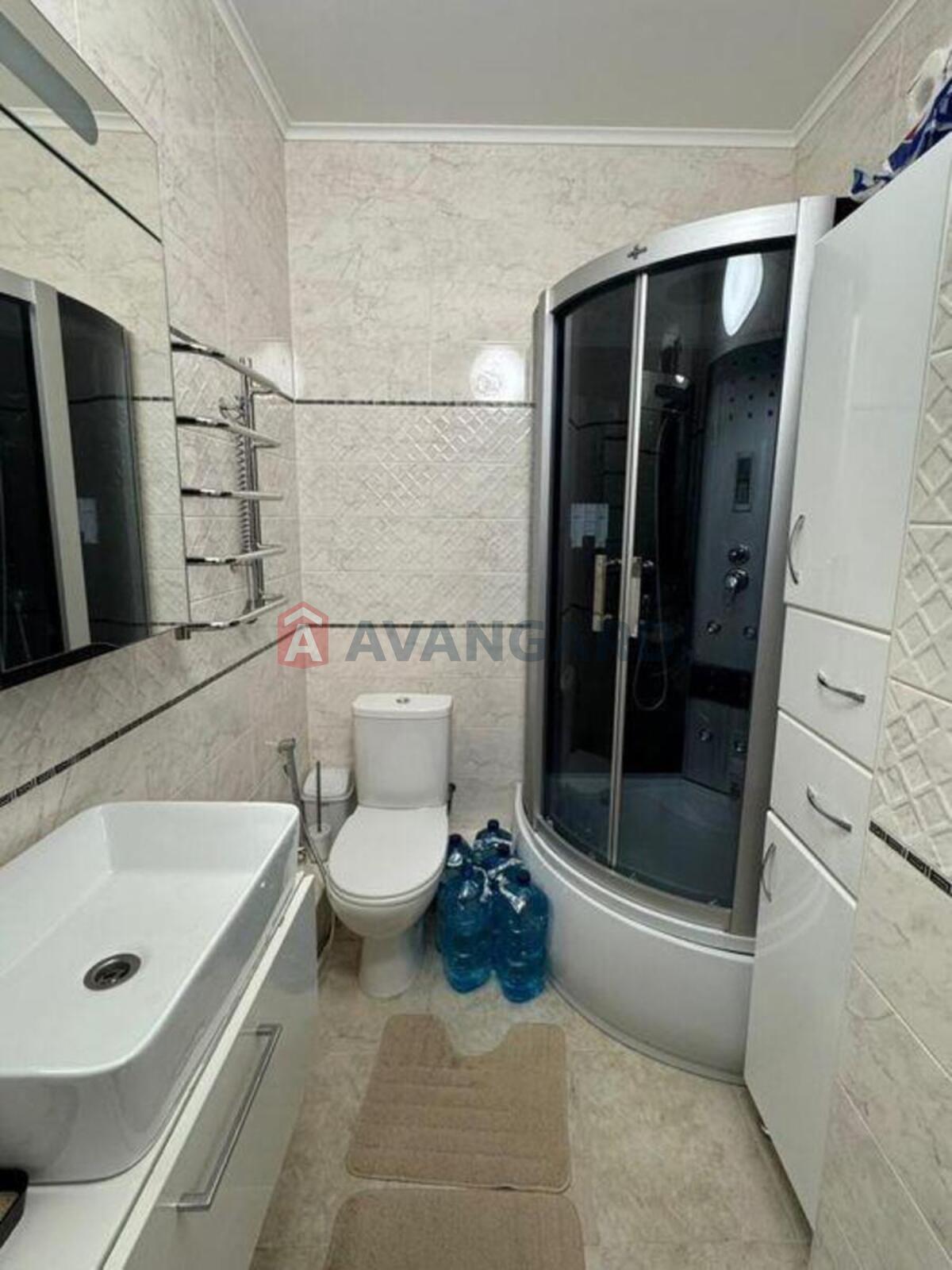 3 ��. ��������, 80/-/18 ��. �., 20/26 ������ ���� 12