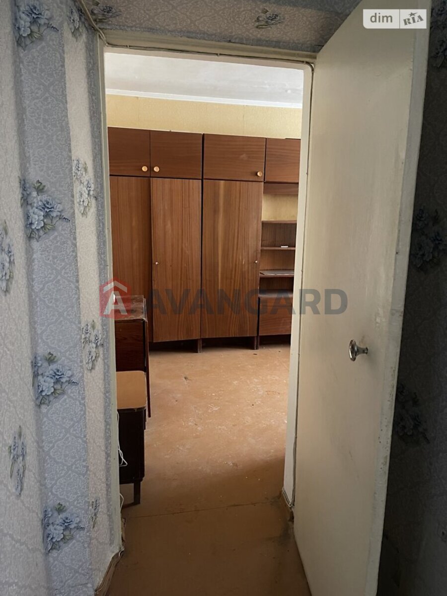 2 ��. ��������, 46/28/6 ��. �., 4/5 ������ ���� 12