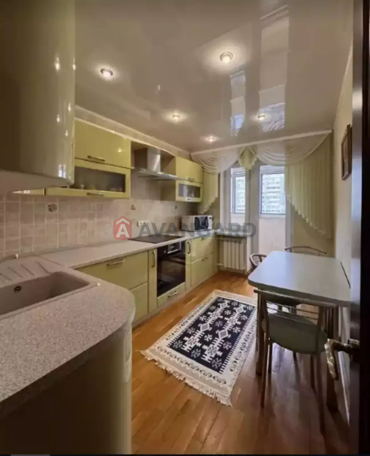 3 ��. ��������, 70/-/10 ��. �., 9/16 ������ ���� 4