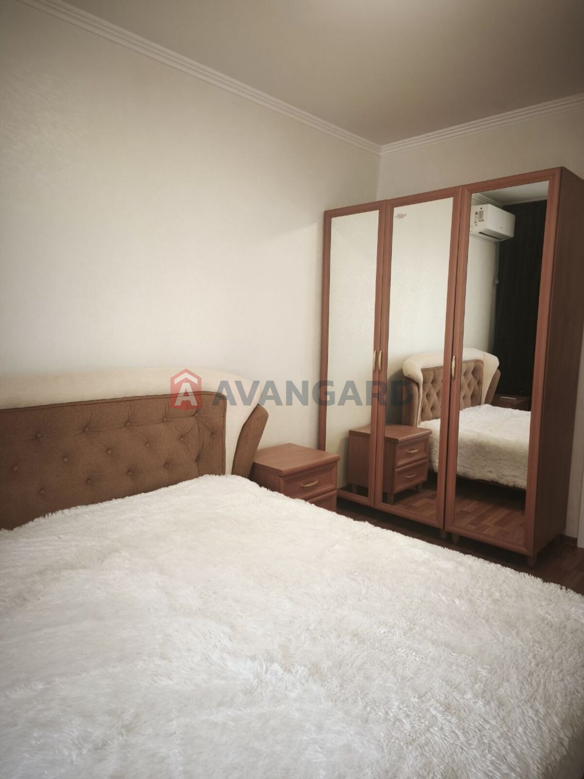 2 ��. ��������, 52/-/7 ��. �., 4/10 ������ ���� 10