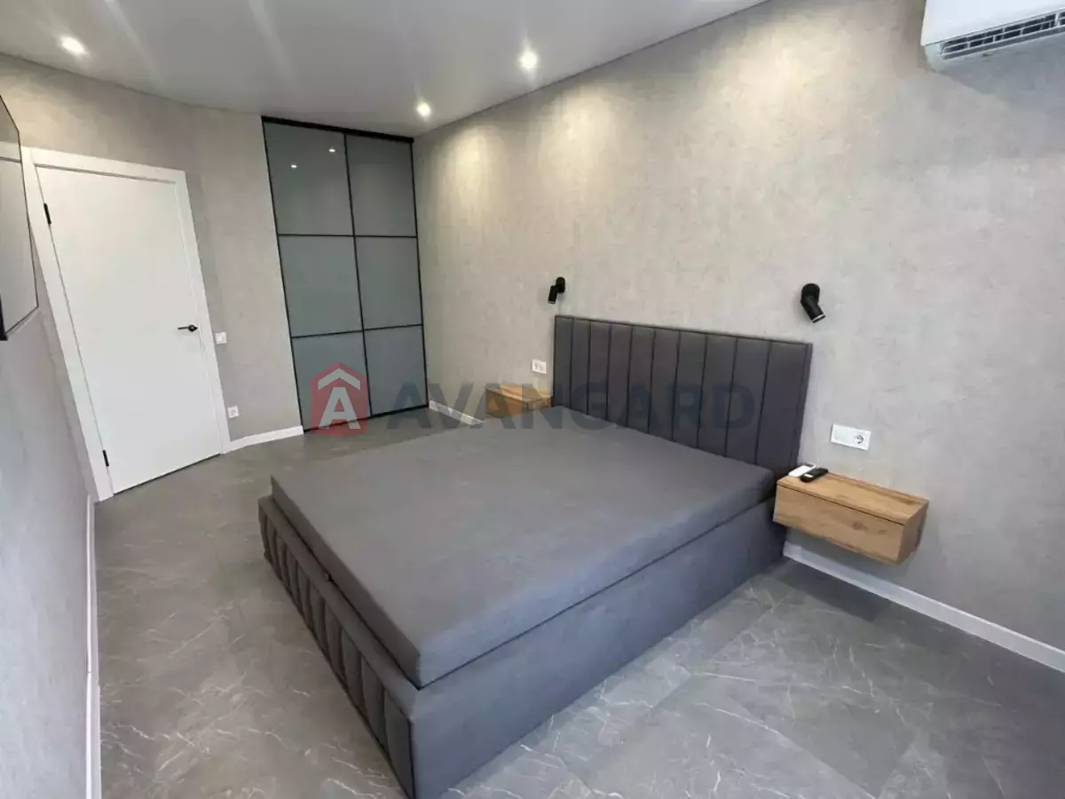 1 ��. ��������, 48/17/18 ��. �., 8/10 ������ ���� 7