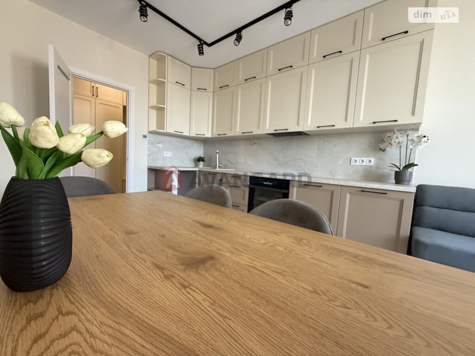 2 ��. ��������, 80/41/19 ��. �., 10/10 ������ ���� 4